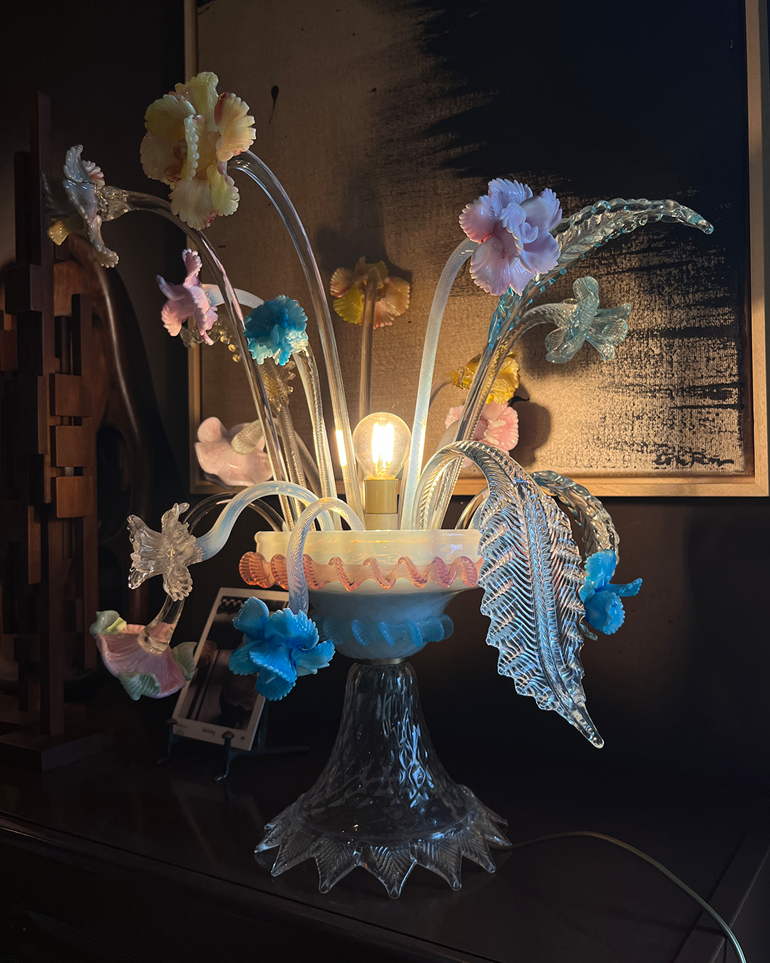 Table lamp graceful glass flowers