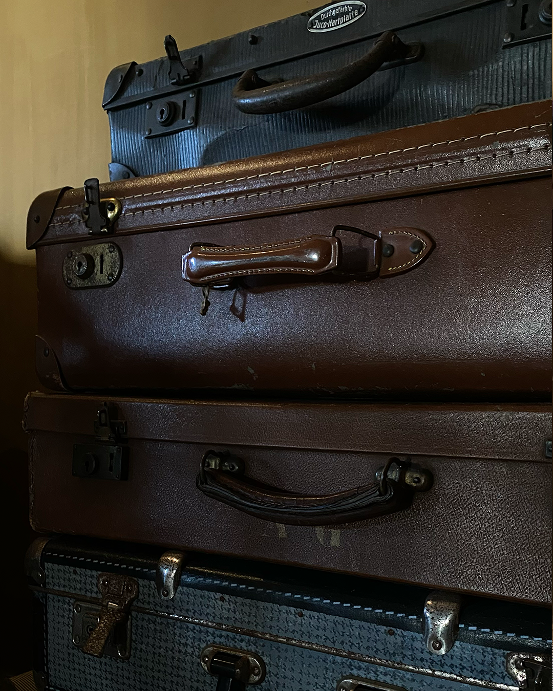 Vintage suitcase set