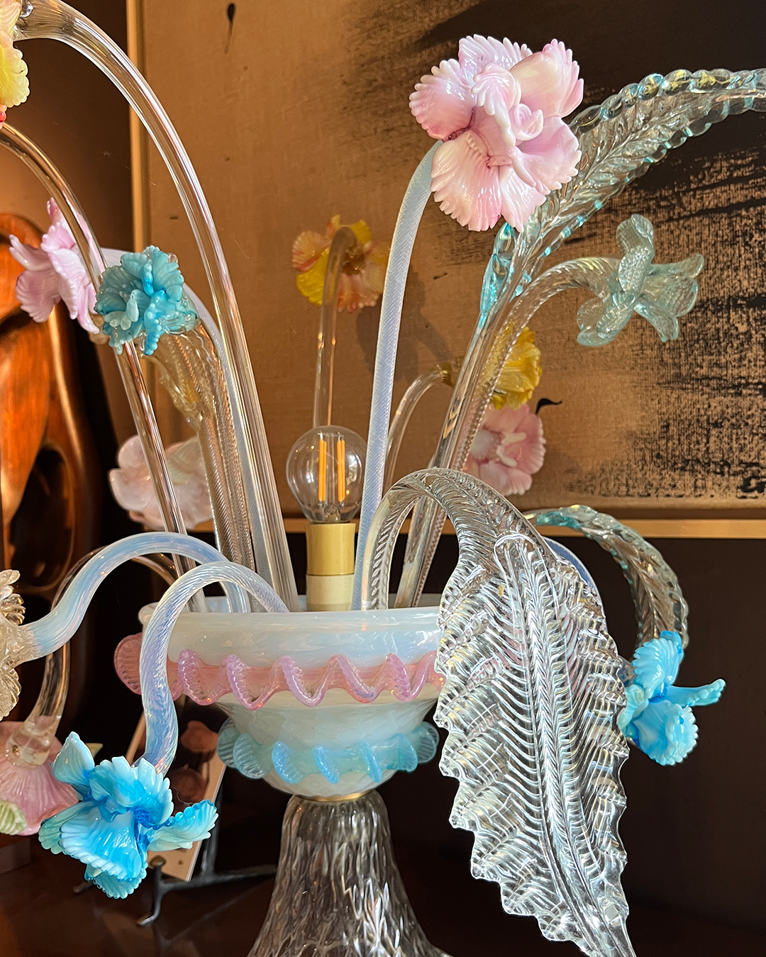 Table lamp graceful glass flowers